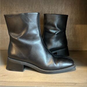 Vagabond Black Leather Boots